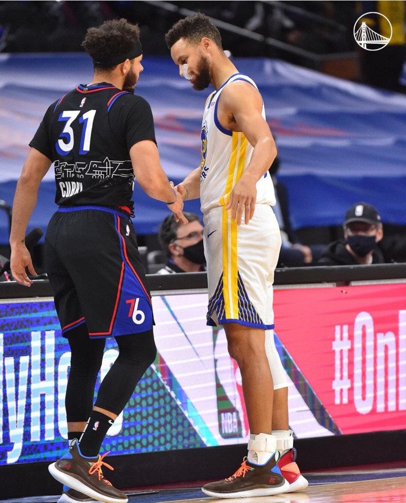 爱游戏手机版-刚刚！库里新星势不可挡表现惊艳加时末段德国杯焦点战，上海海港窗口期战术微调